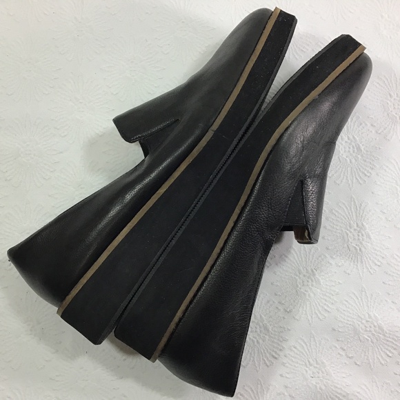 Softwalk Black Slip On Loafers - Picture 5 of 8